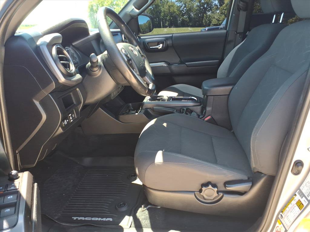 Used 2019 Toyota Tacoma TRD Sport AWD/4WD image 22