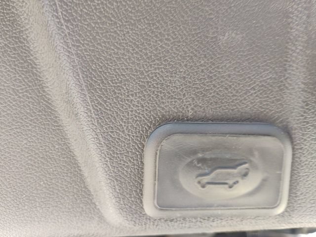 Used 2016 Chevrolet Traverse LTZ AWD/4WD image 11