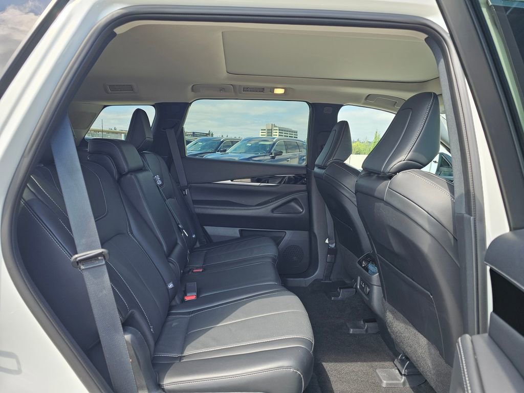 Certified 2024 INFINITI QX60 Pure image 16