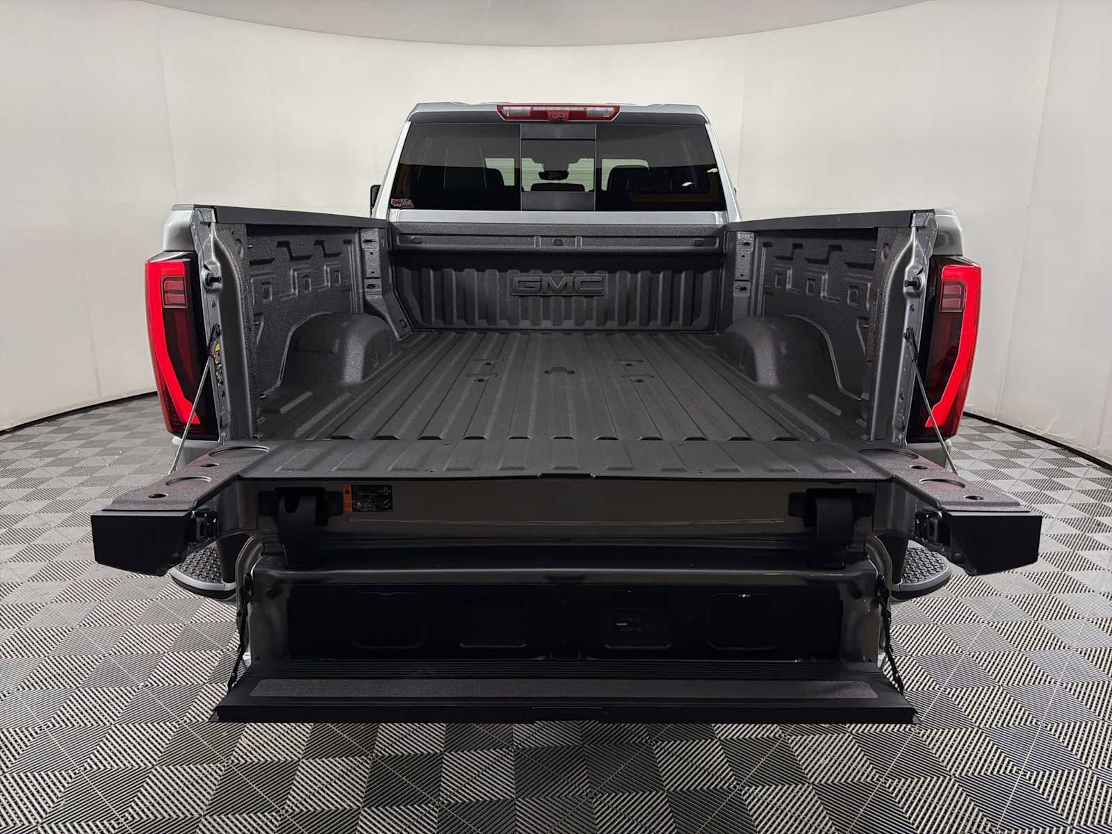 New 2026 GMC Sierra 2500 Denali Ultimate AWD/4WD image 17