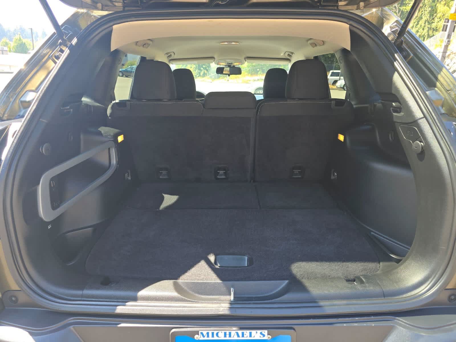 Used 2015 Jeep Cherokee Latitude w/ Cold Weather Group AWD/4WD image 29