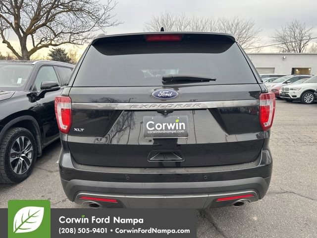 Used 2017 Ford Explorer XLT w/ Equipment Group 202A image 5