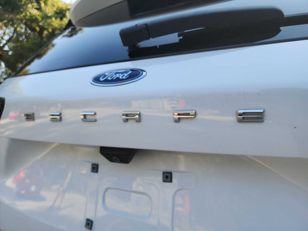 Used 2021 Ford Escape SE image 8