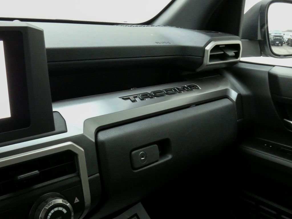 Used 2025 Toyota Tacoma TRD Off-Road image 30