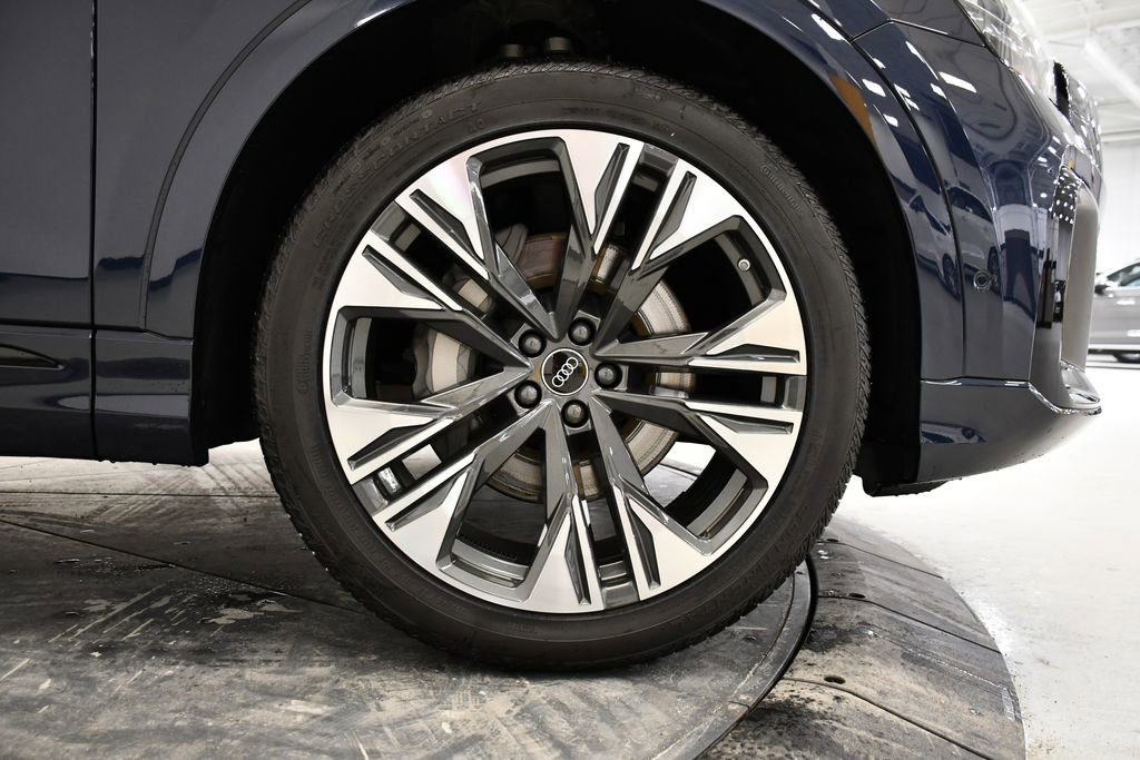 New 2026 Audi Q8 Premium Plus image 17