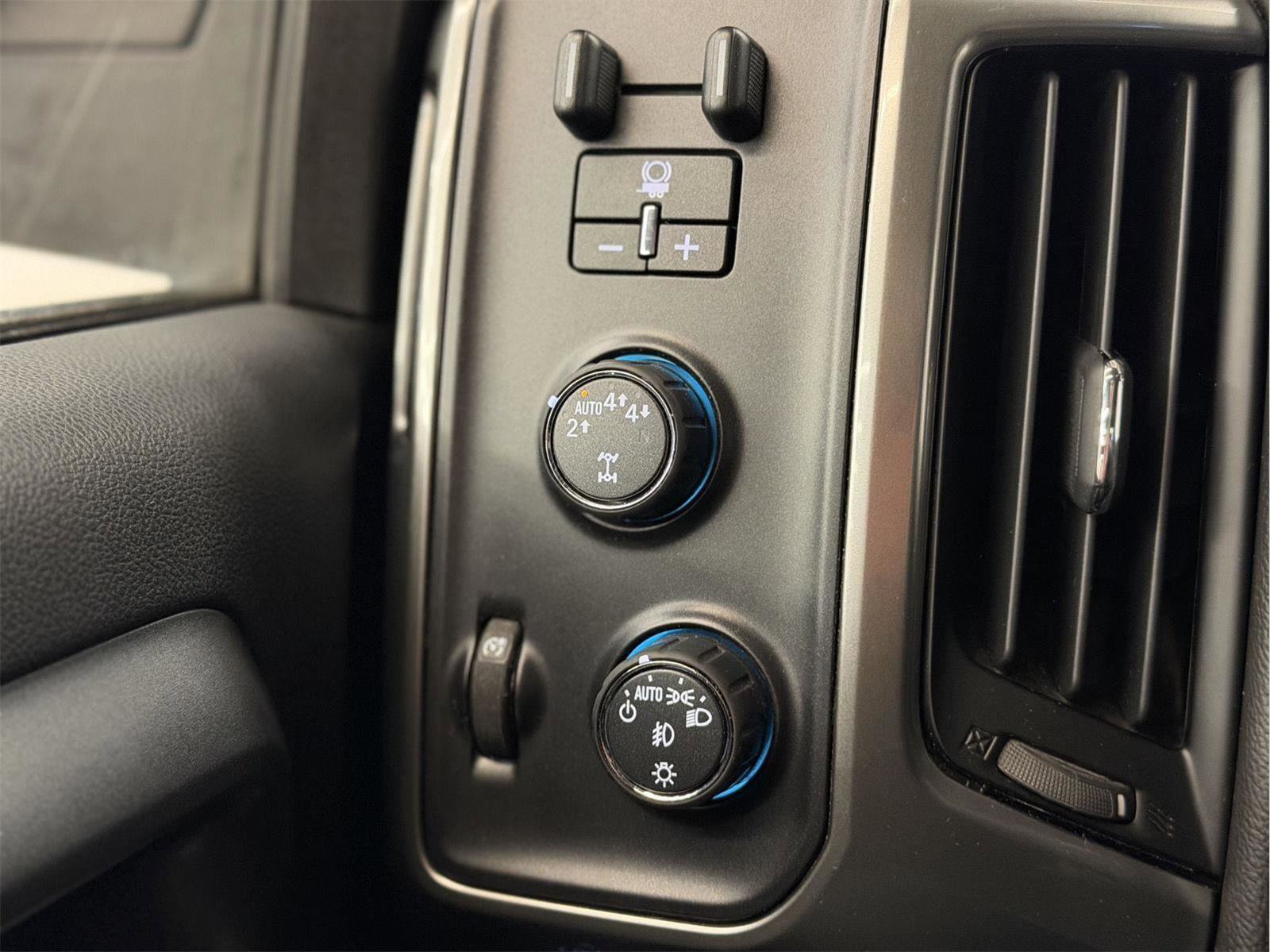 Certified 2018 Chevrolet Silverado 1500 LT w/ All Star Edition image 34