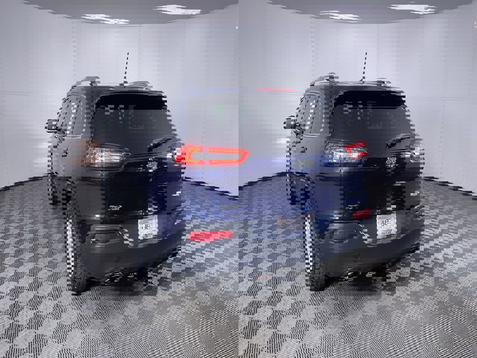 Used 2016 Jeep Cherokee Latitude w/ Cold Weather Group image 24