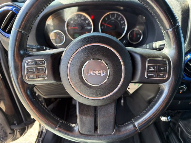 Used 2015 Jeep Wrangler Unlimited Rubicon w/ Dual Top Group AWD/4WD image 31