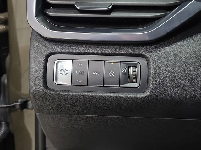Used 2025 GMC Acadia AT4 w/ Luxury Package image 26