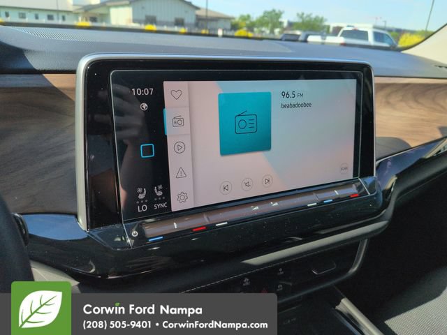 Used 2024 Volkswagen Atlas SE AWD/4WD image 16