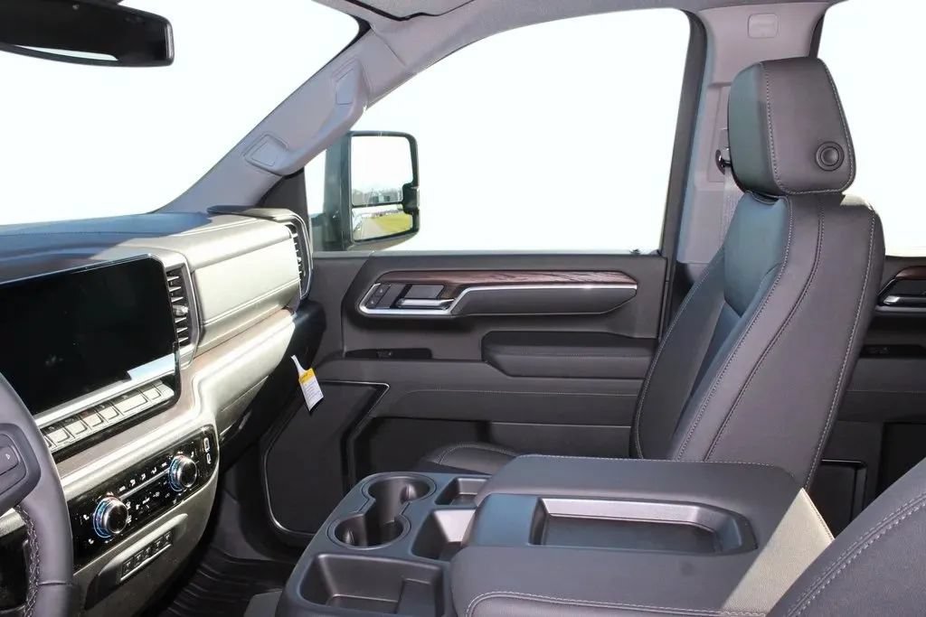 New 2026 GMC Sierra 3500 SLT AWD/4WD image 12
