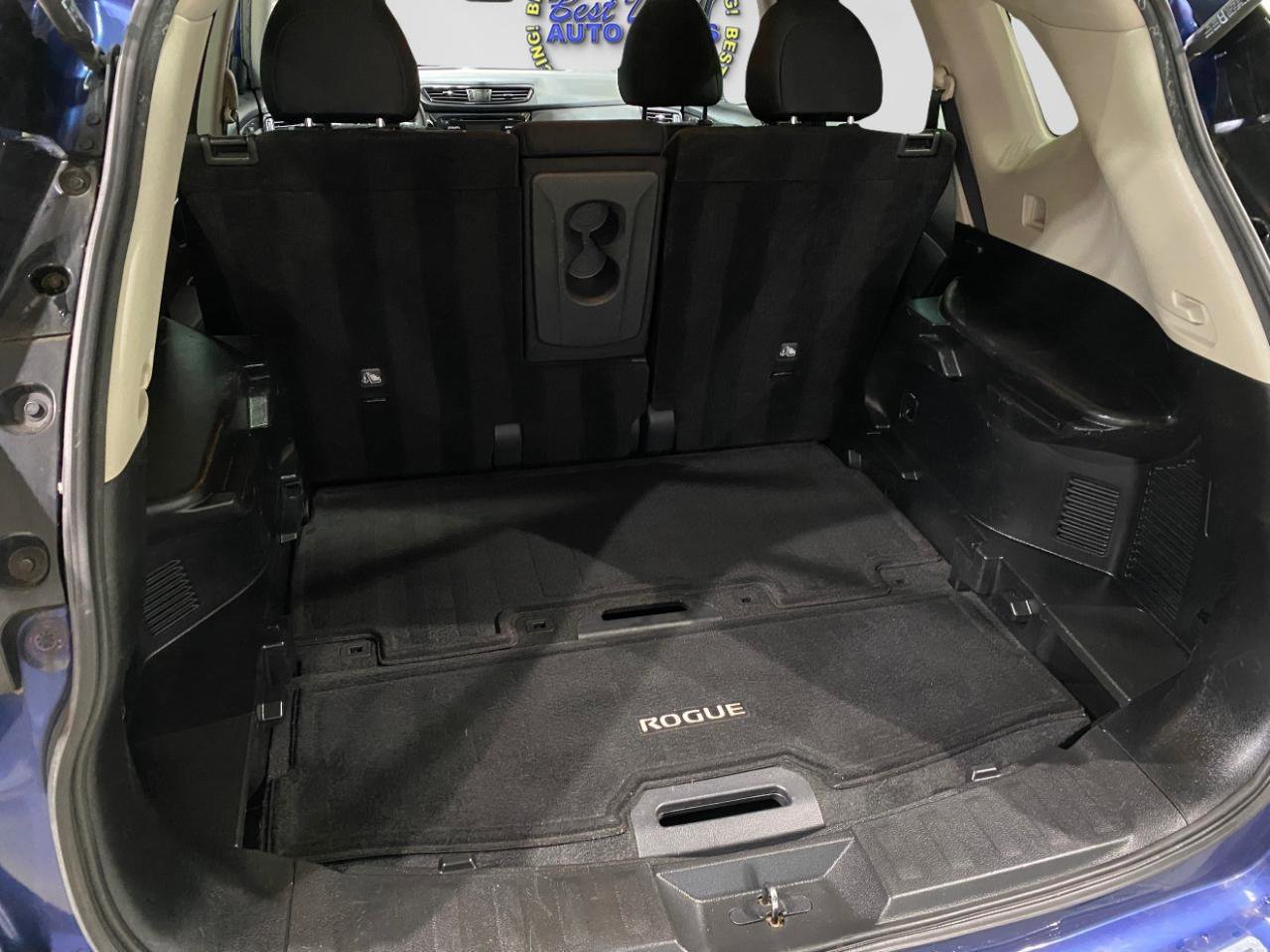 Used 2017 Nissan Rogue SV AWD/4WD image 20