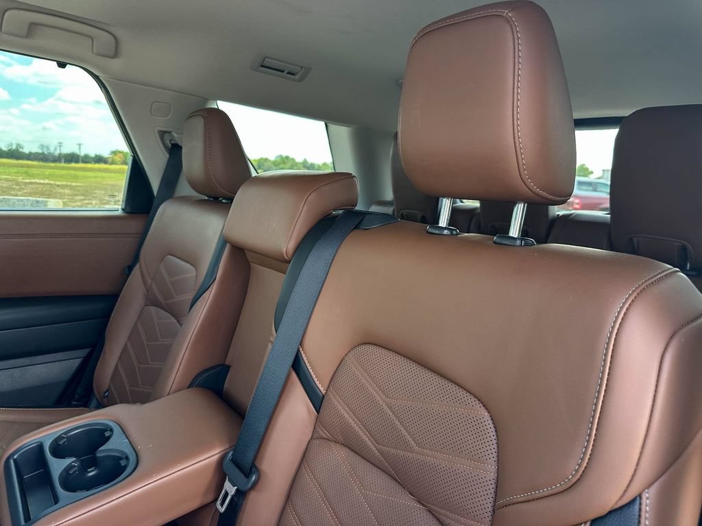 Used 2022 Nissan Pathfinder Platinum w/ Cargo Package FWD image 20