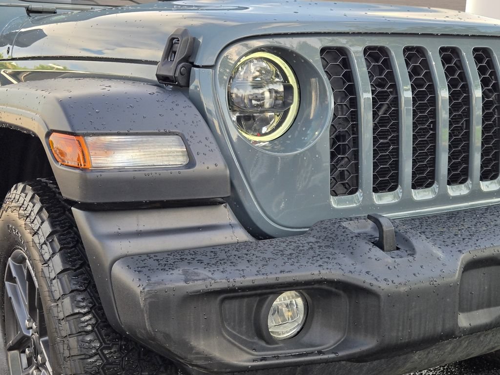 Used 2024 Jeep Wrangler Sport AWD/4WD image 2
