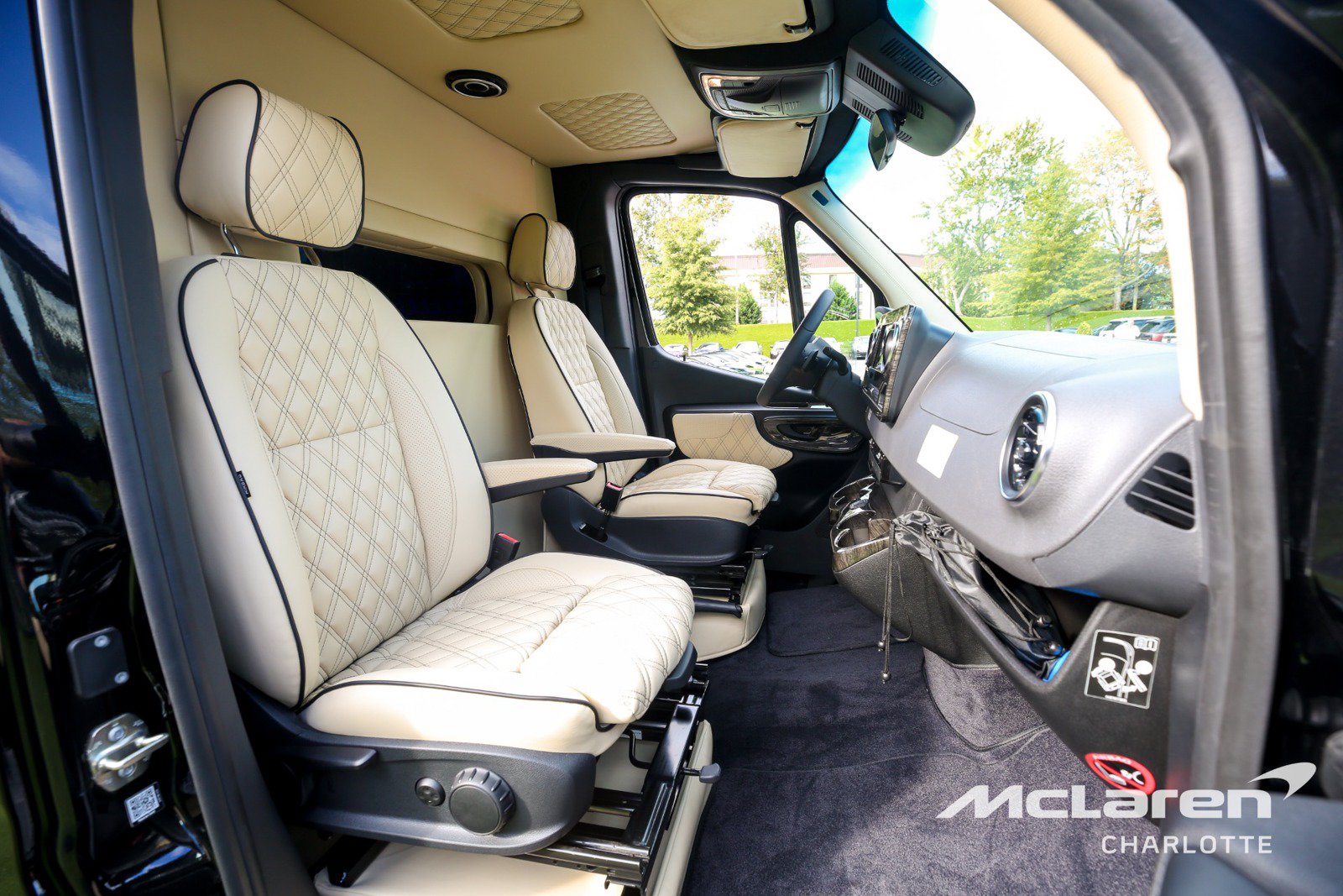Used 2023 Mercedes-Benz Sprinter 3500 image 15