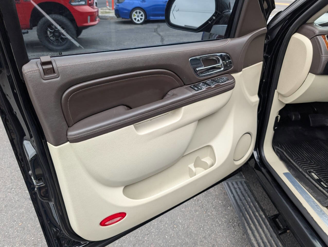 Used 2014 Cadillac Escalade Platinum image 36