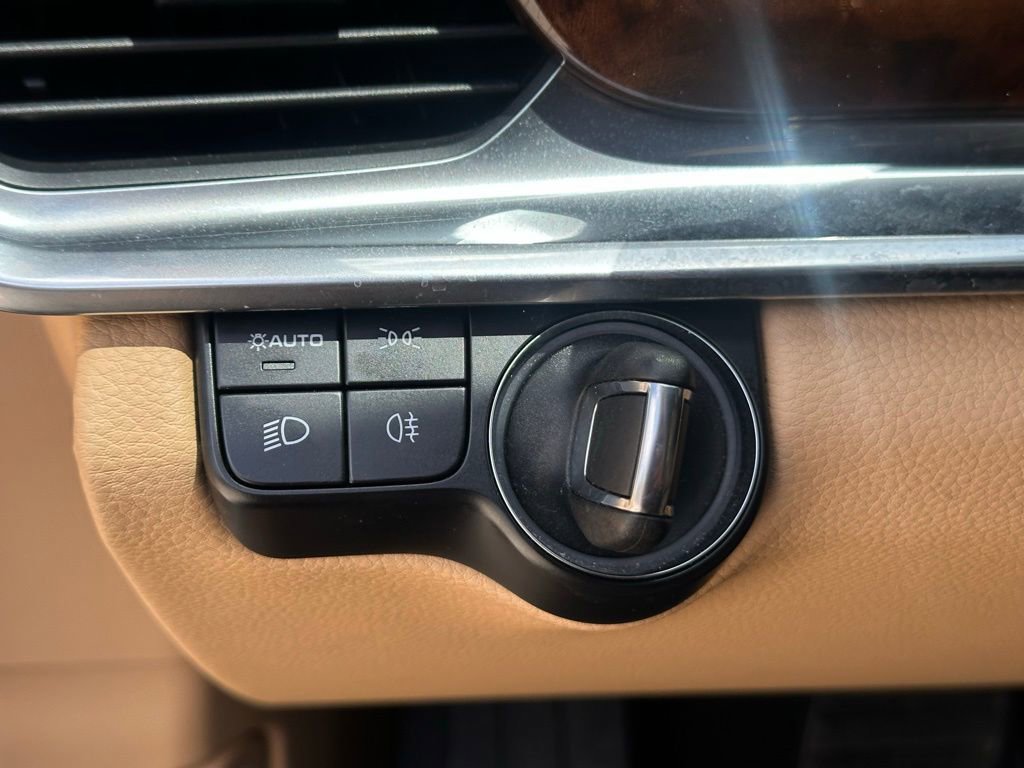Certified 2023 Porsche Panamera 4 Platinum Edition AWD/4WD image 33
