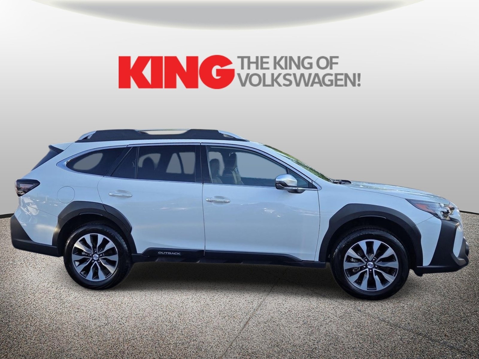 Used 2025 Subaru Outback Touring XT AWD/4WD image 2