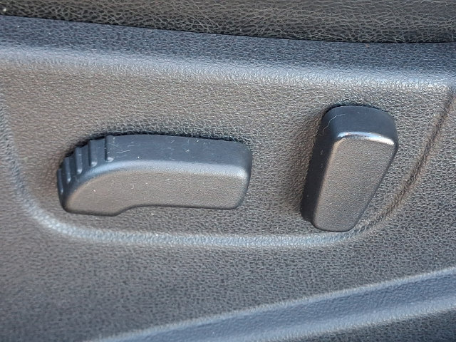 Used 2012 Nissan Rogue SL AWD/4WD image 27