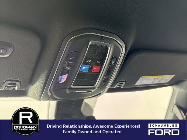 Used 2024 Jeep Wagoneer L Series III w/ Flexible Seating Group AWD/4WD image 10