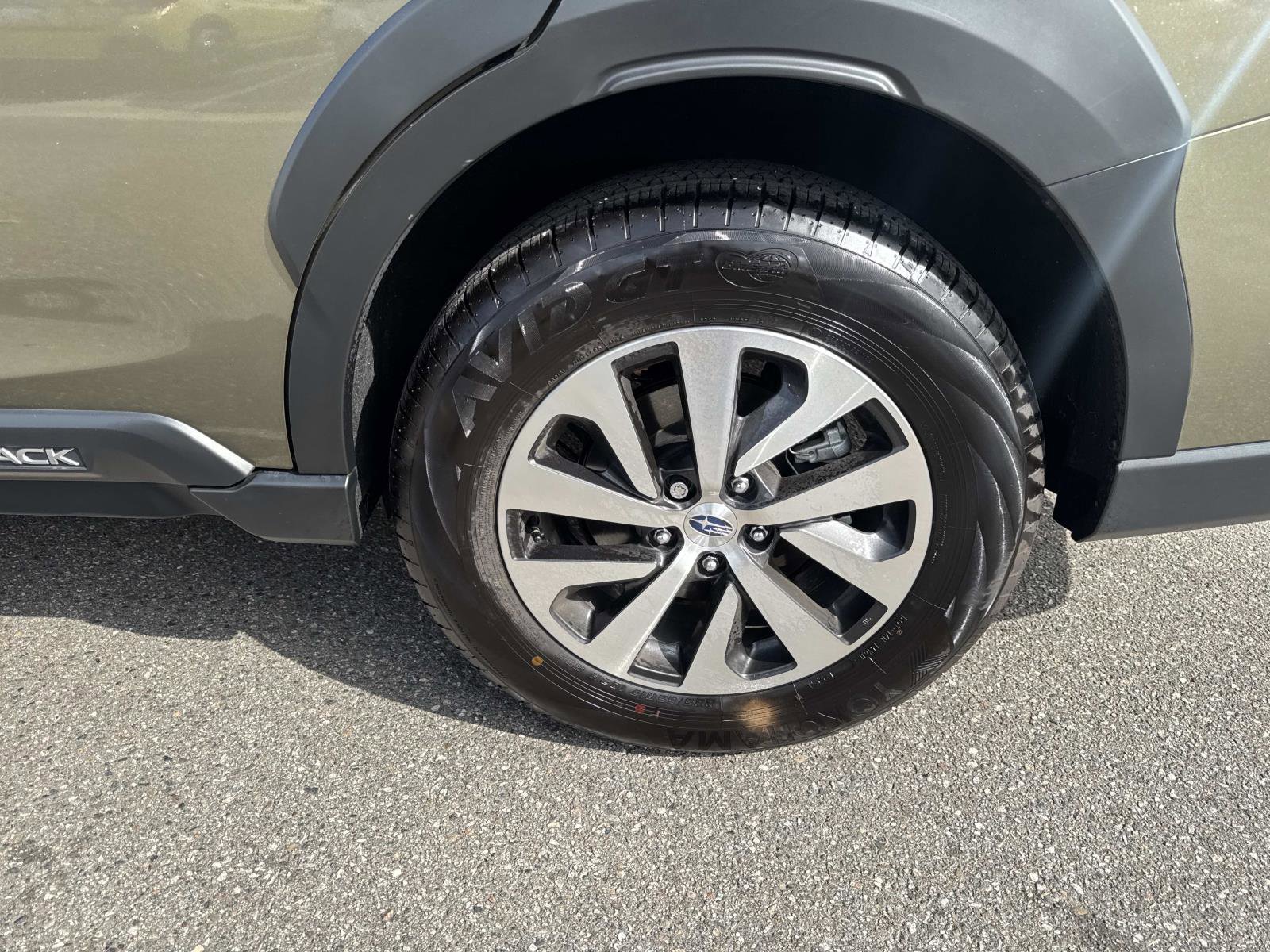 Used 2025 Subaru Outback Premium image 8