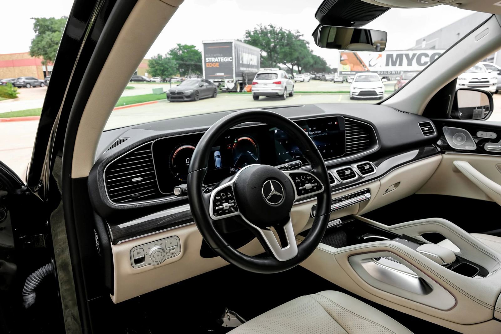 Used 2021 Mercedes-Benz GLE 350 w/ Premium Package image 2