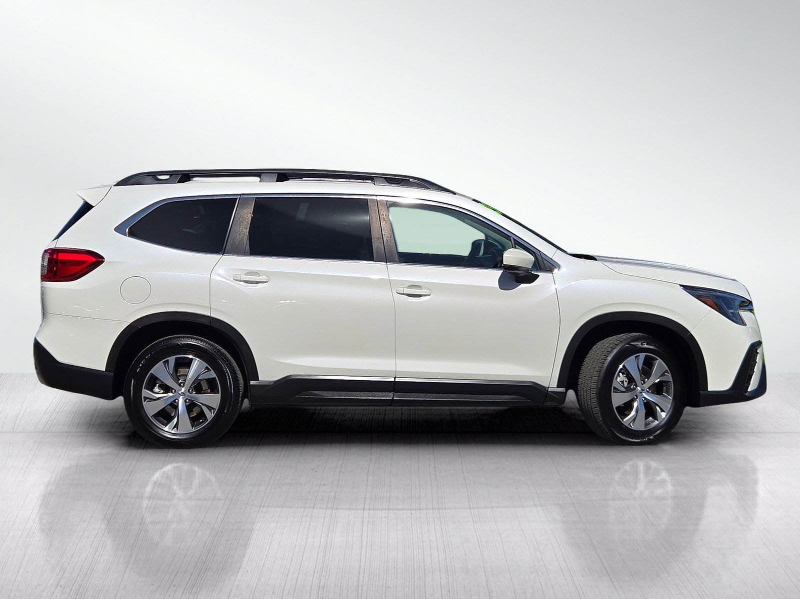 Used 2025 Subaru Ascent Premium AWD/4WD image 3