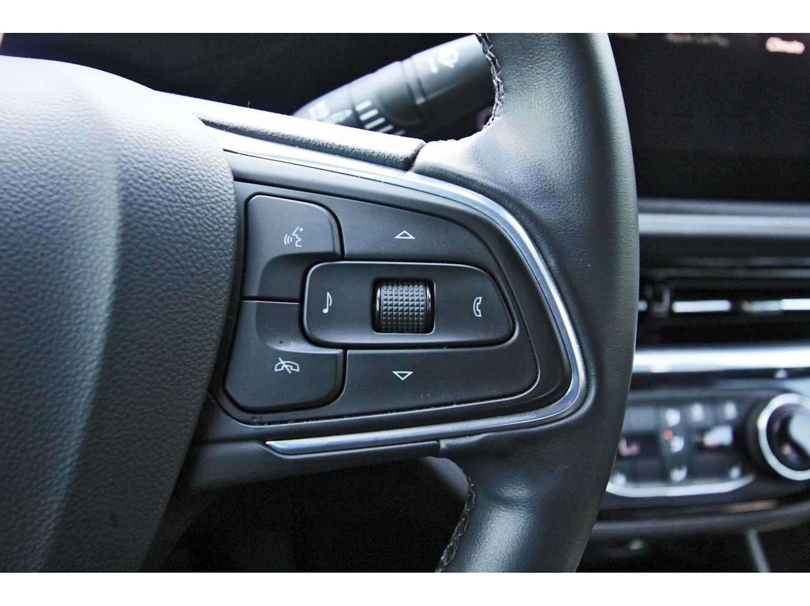 Used 2024 Buick Envista Sport Touring w/ Convenience I Package FWD image 16