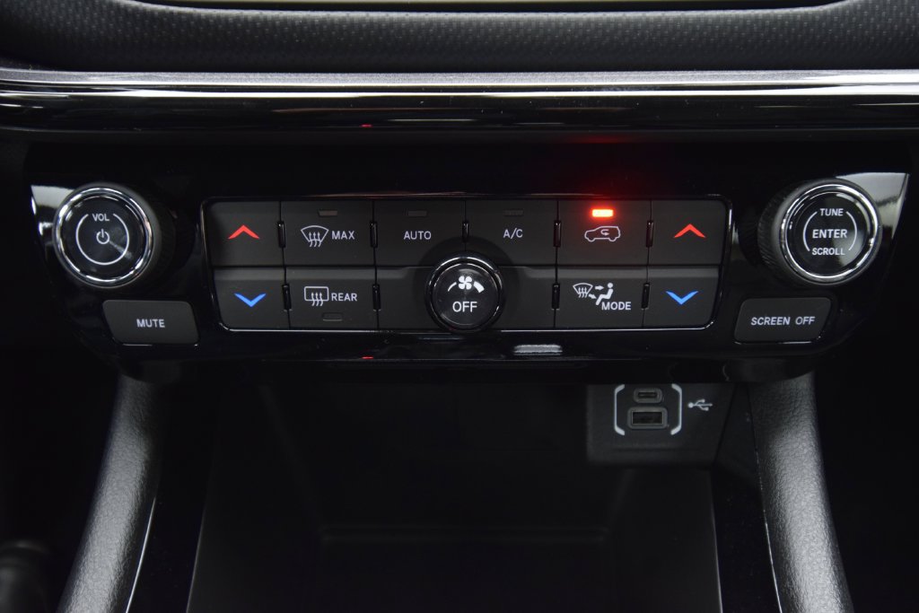 New 2026 Jeep Compass Limited w/ Sun, Sound & Navigation Group AWD/4WD image 19