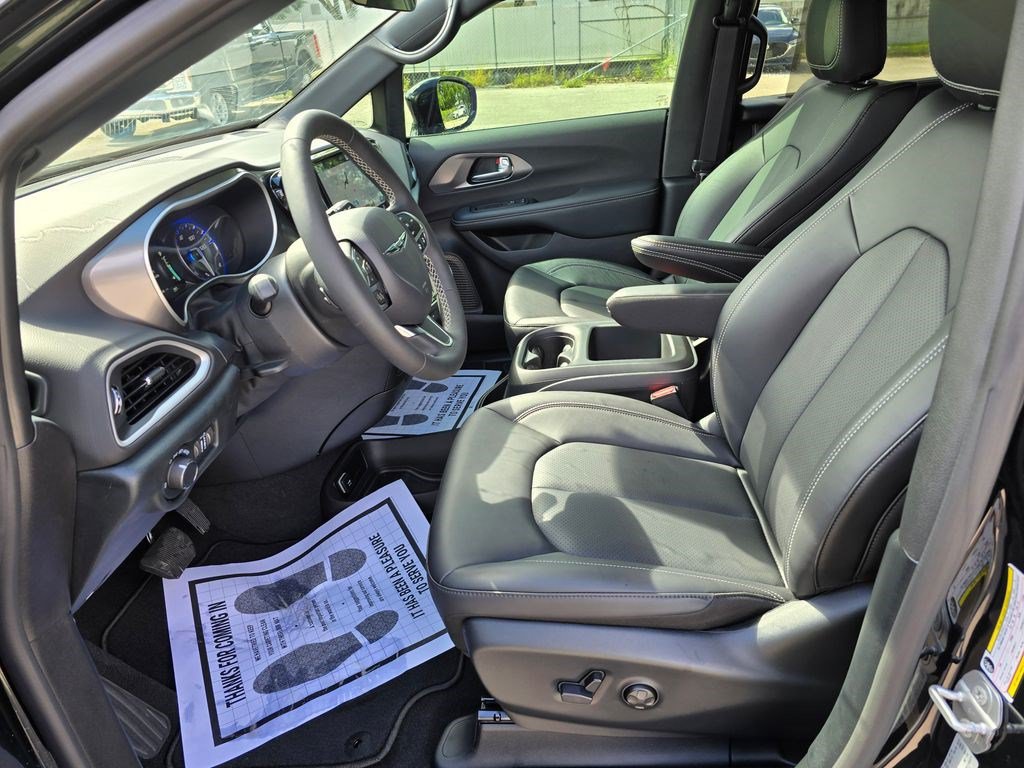 New 2026 Chrysler Voyager LX FWD image 16