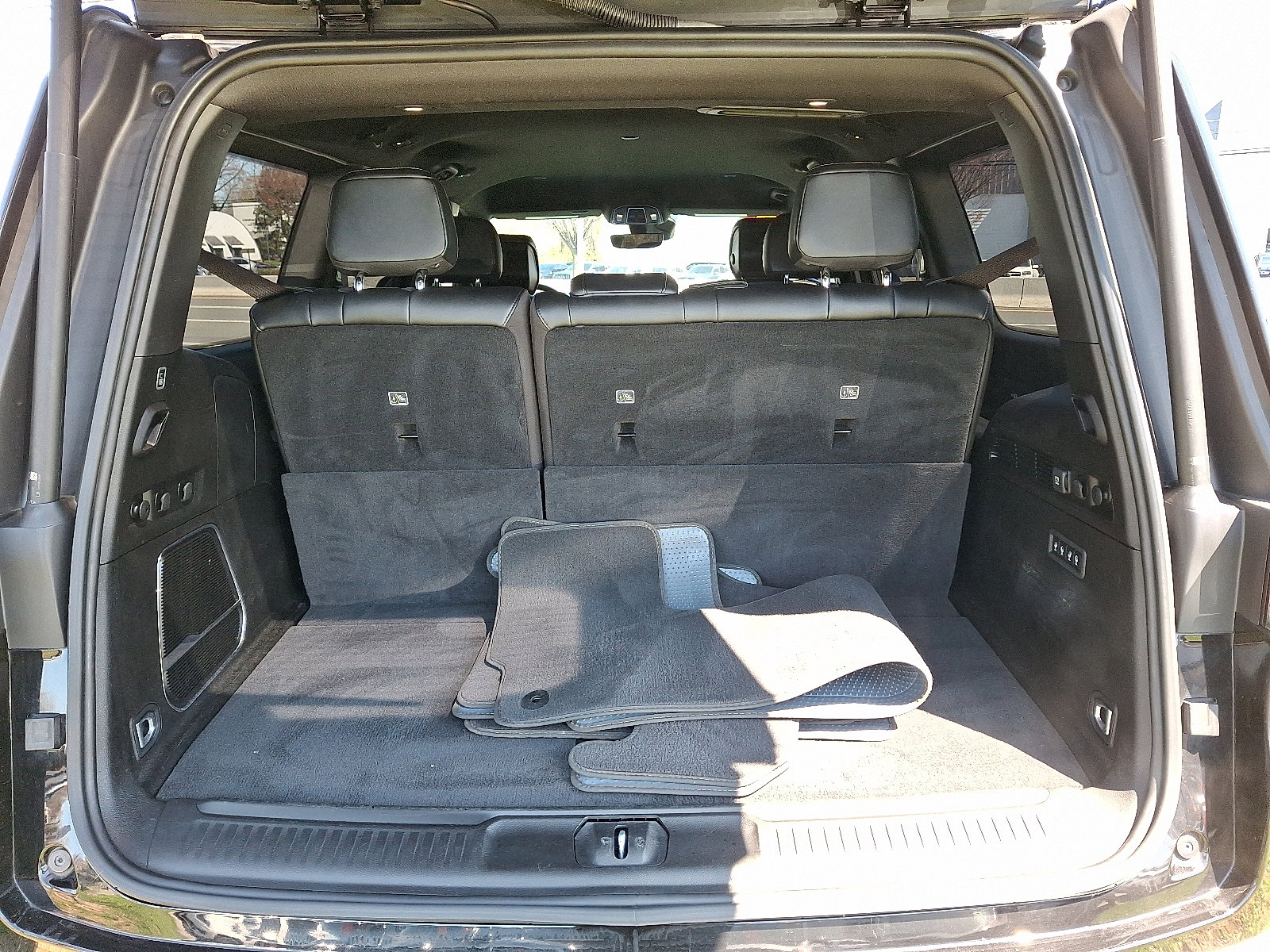 Certified 2022 Jeep Wagoneer Series III w/ Flexible Seating Group AWD/4WD image 28