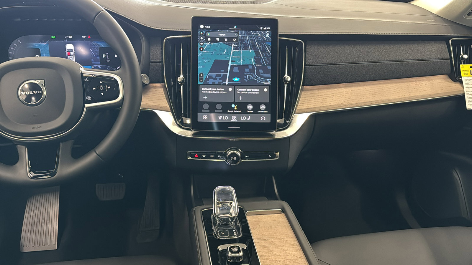 New 2026 Volvo XC90 B6 Plus w/ Protection Package Premier image 11