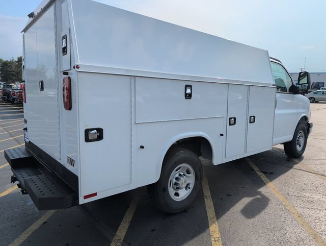 New 2026 Chevrolet Express 3500 w/ Power Convenience Package RWD image 6