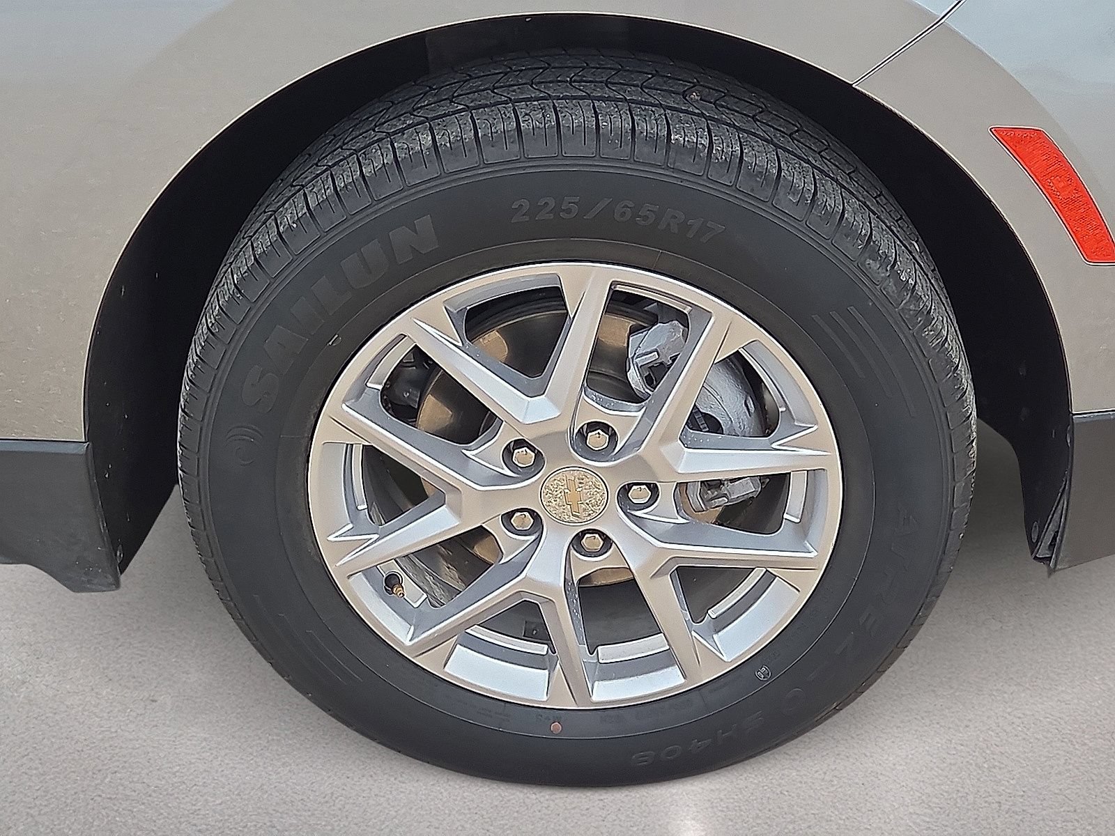 Used 2023 Chevrolet Equinox LT AWD/4WD image 12
