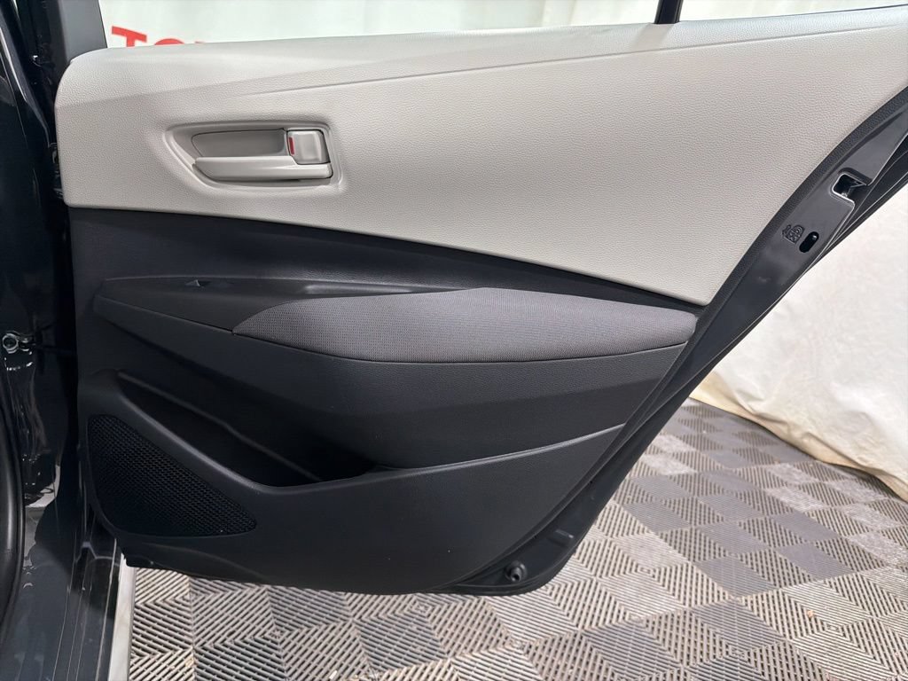 Used 2026 Toyota Corolla LE FWD image 12