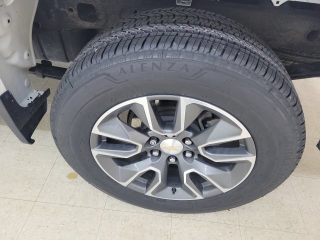 Used 2023 Chevrolet Silverado 1500 LT AWD/4WD image 9