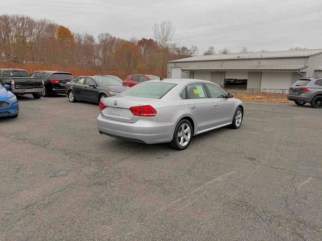 Used 2015 Volkswagen Passat 1.8T Limited Edition image 7