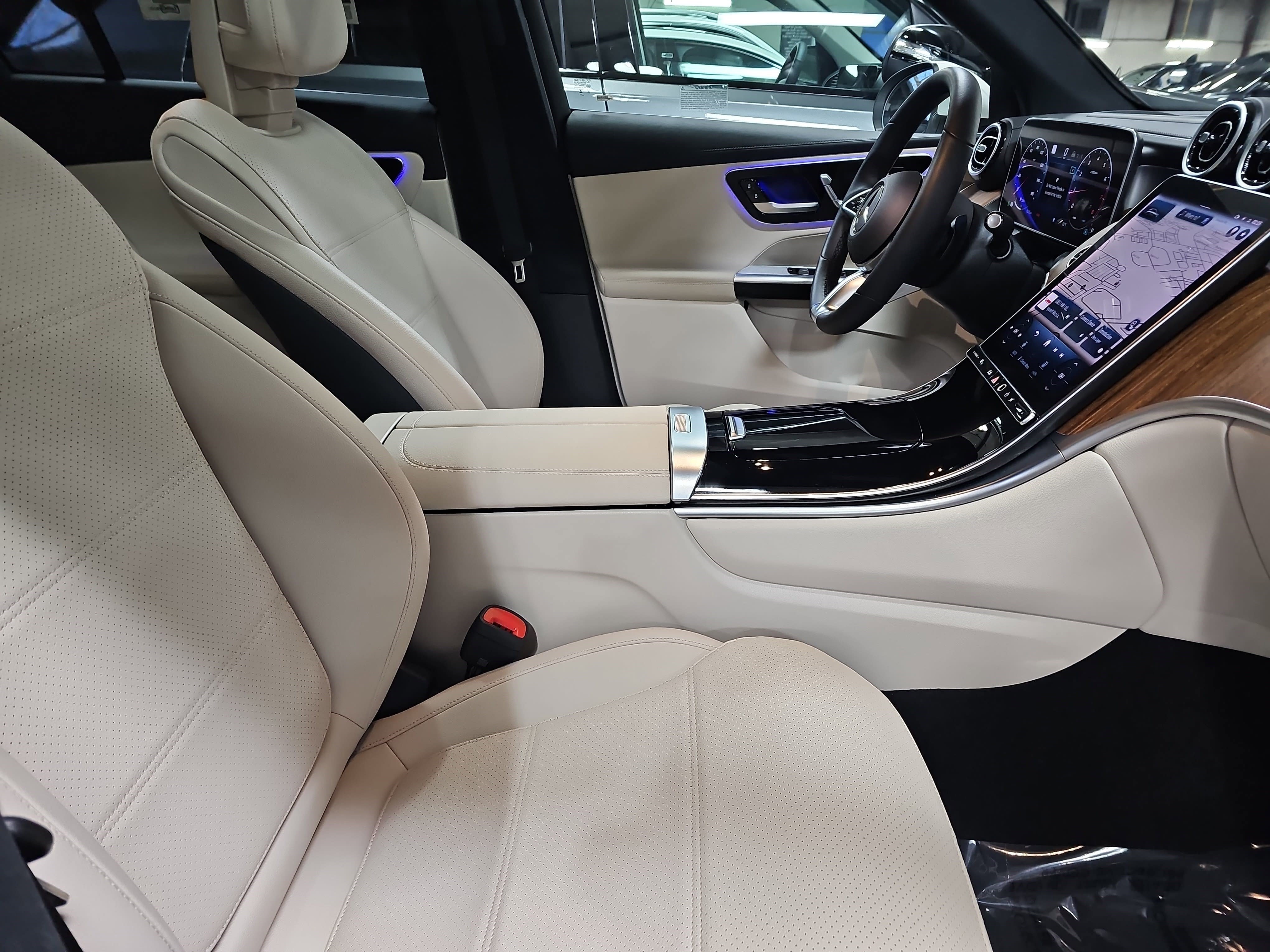 Used 2023 Mercedes-Benz GLC 300 image 11