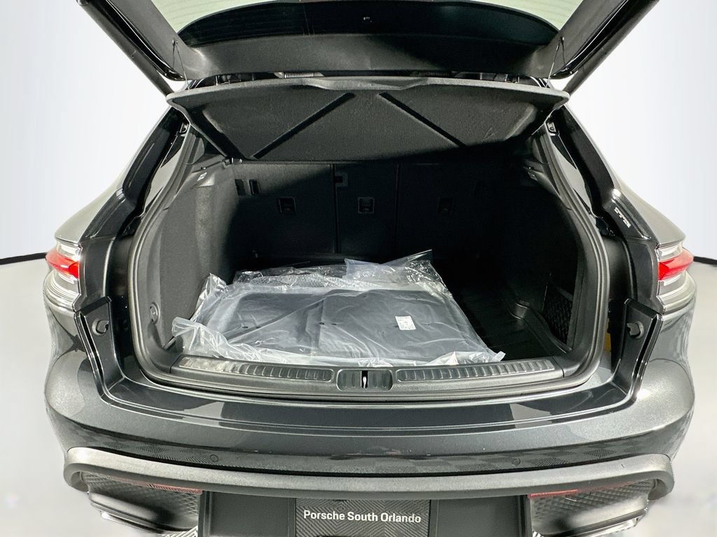 New 2026 Porsche Macan AWD/4WD image 28