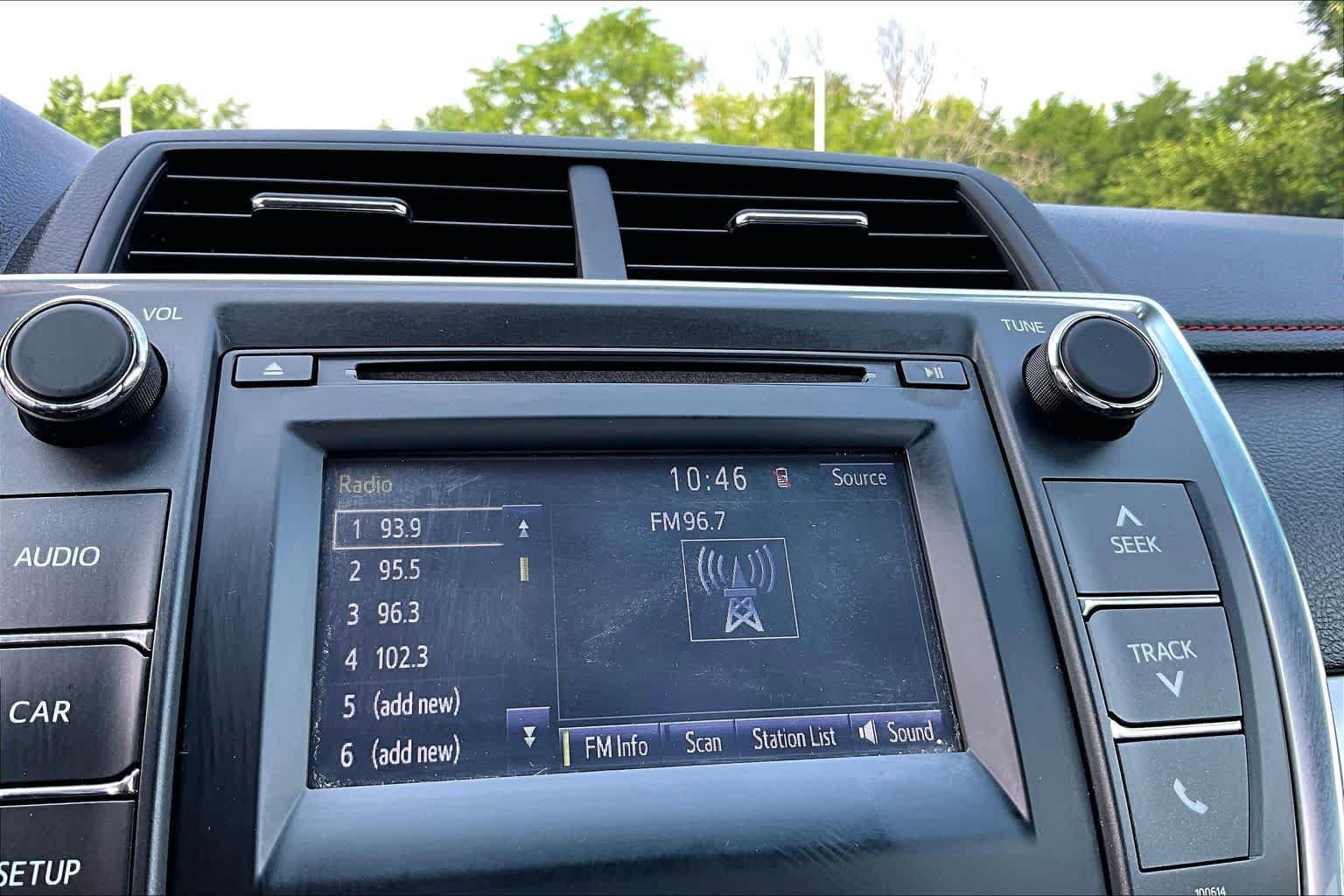 Used 2017 Toyota Camry SE FWD image 33