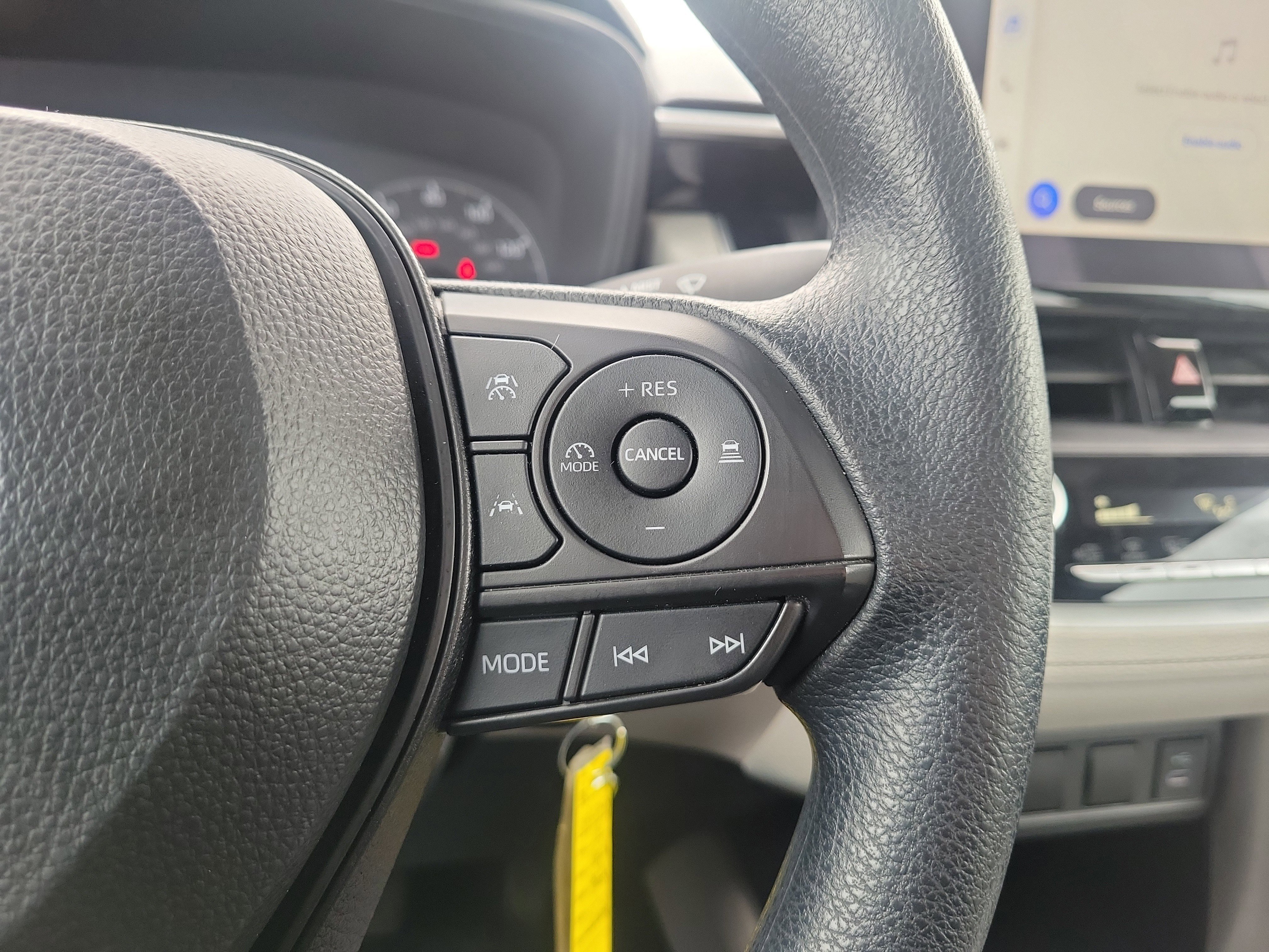 Used 2024 Toyota Corolla Cross L image 22