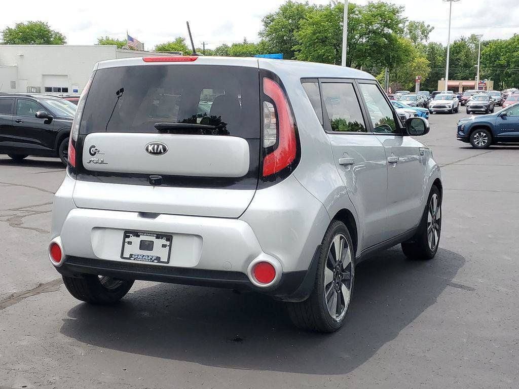 Used 2015 Kia Soul ! FWD image 3