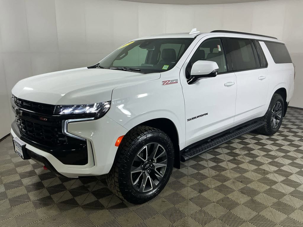 Used 2024 Chevrolet Suburban Z71 w/ Luxury Package image 4