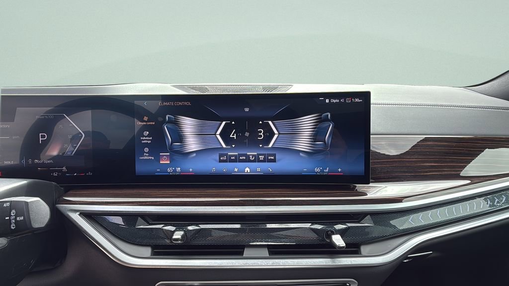 Certified 2025 BMW X5 xDrive40i w/ Parking Assistance Package image 13