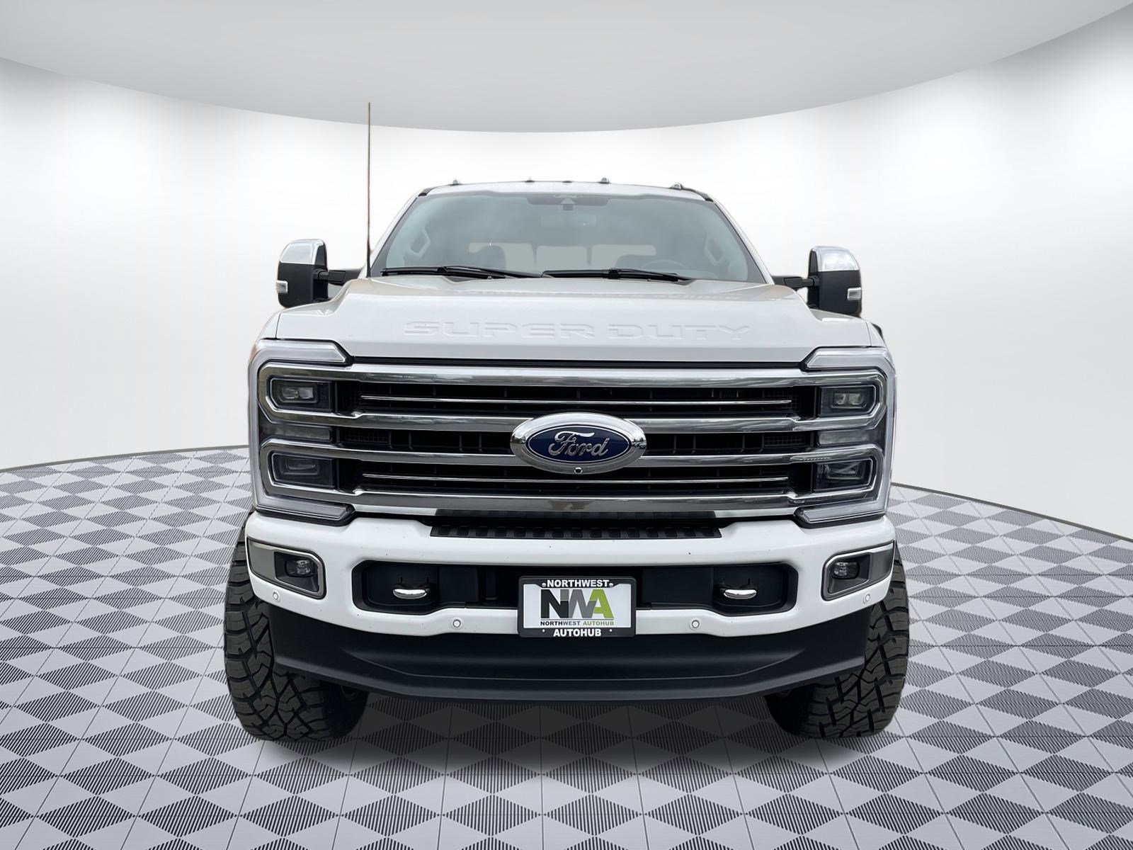 Used 2024 Ford F350 Limited image 5