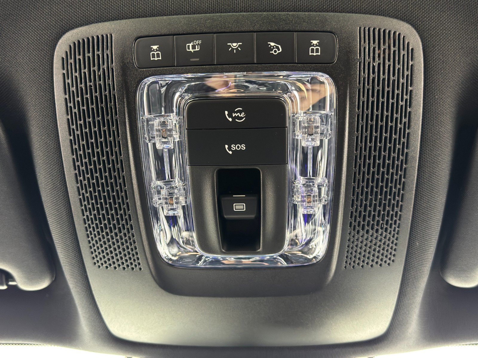 Used 2022 Mercedes-Benz EQB 350 4MATIC image 34