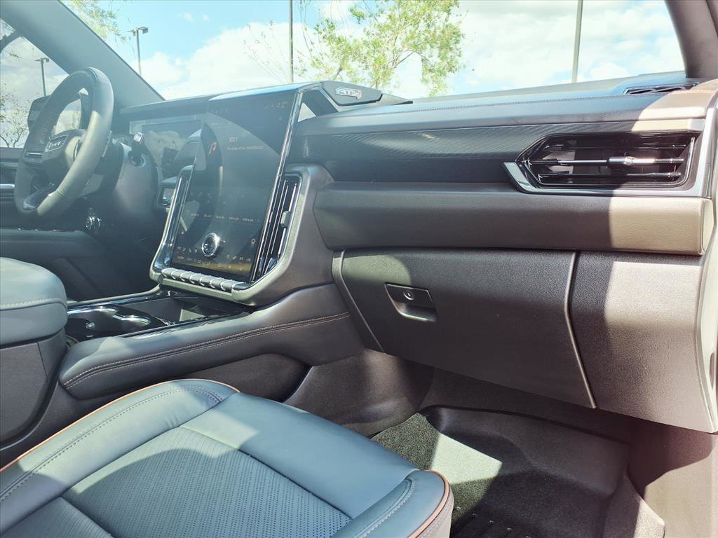 Used 2026 GMC Yukon XL AT4 w/ AT4 Premium Plus Package image 10