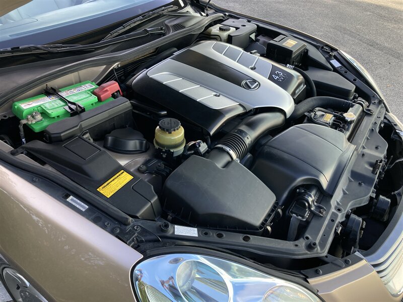 Used 2004 Lexus SC 430 Convertible RWD image 37