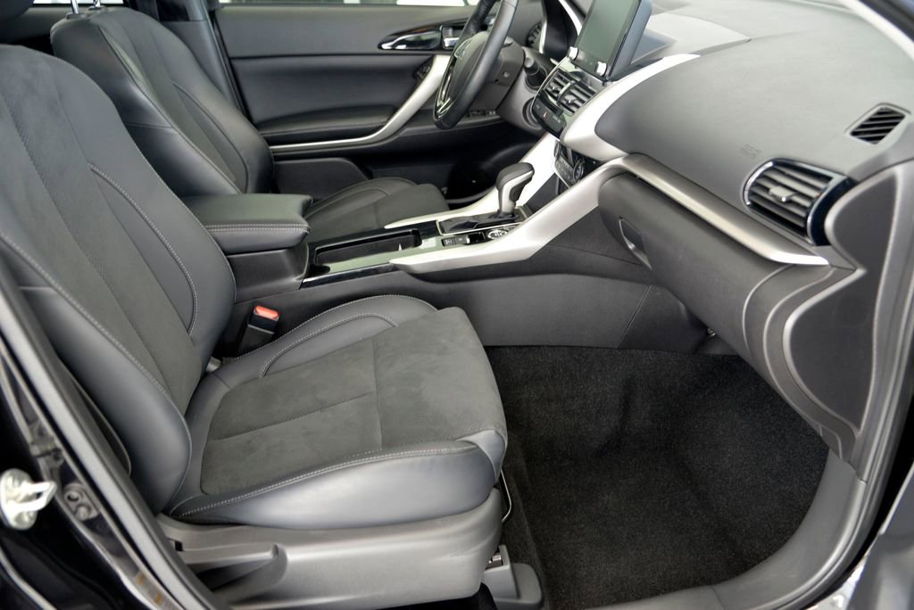 Used 2024 Mitsubishi Eclipse Cross SE image 30