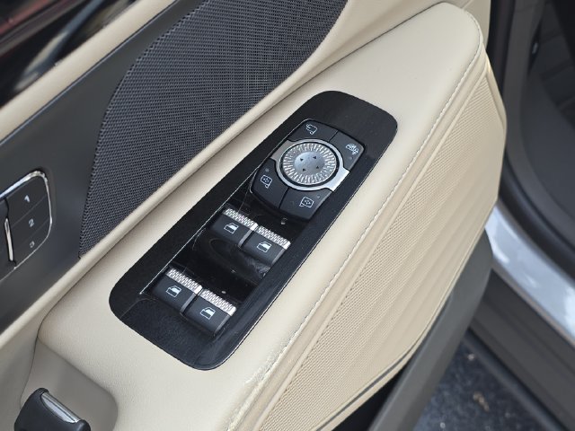 Certified 2024 Lincoln Nautilus Premier AWD/4WD image 9